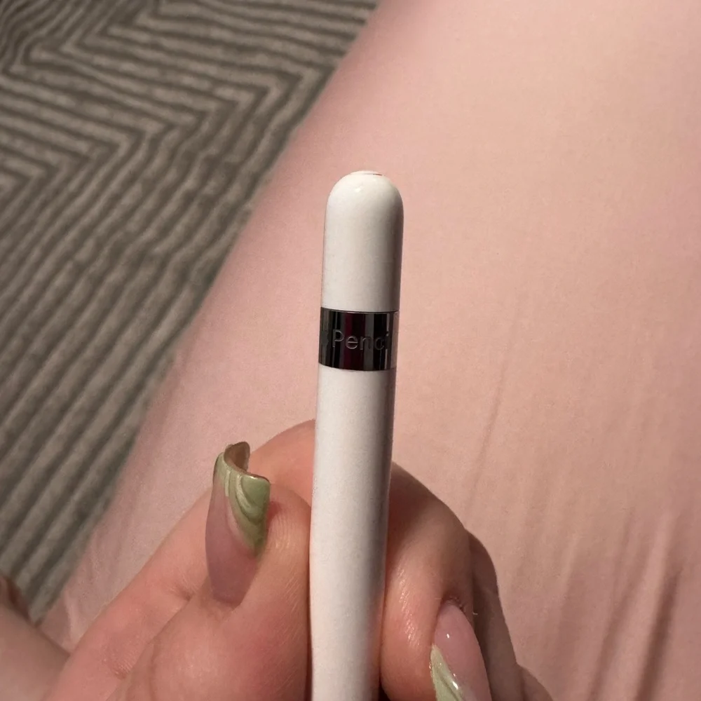 Apple White Pencil